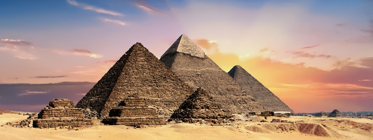 pyramids 2371501 1280